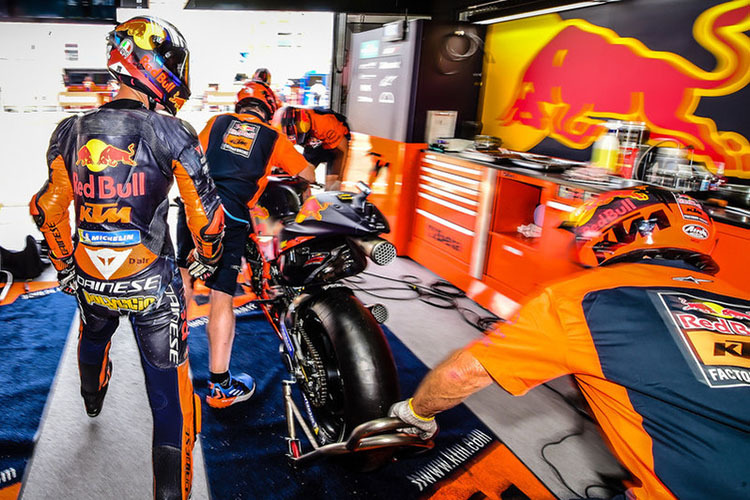 Pol Espargaró in der KTM-Box