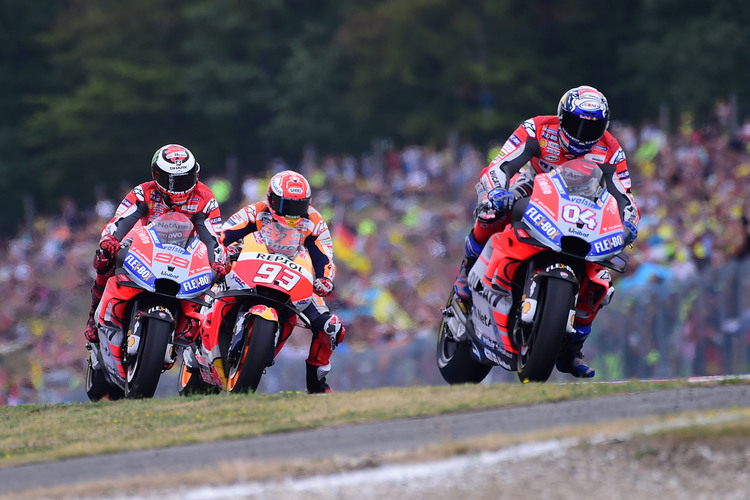 Andrea Dovizioso besiegte Lorenzo und Márquez