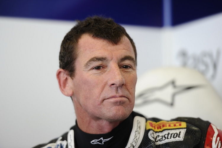 Troy Corser schaut in Brünn zu 