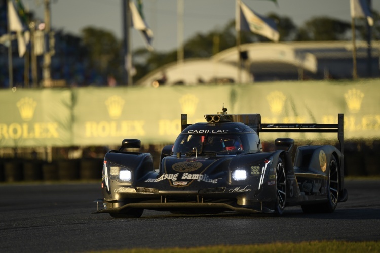 Liegt bei den 24h von Daytona aktuell vorne: Der Cadillac DPi von Mustang Sampling Racing