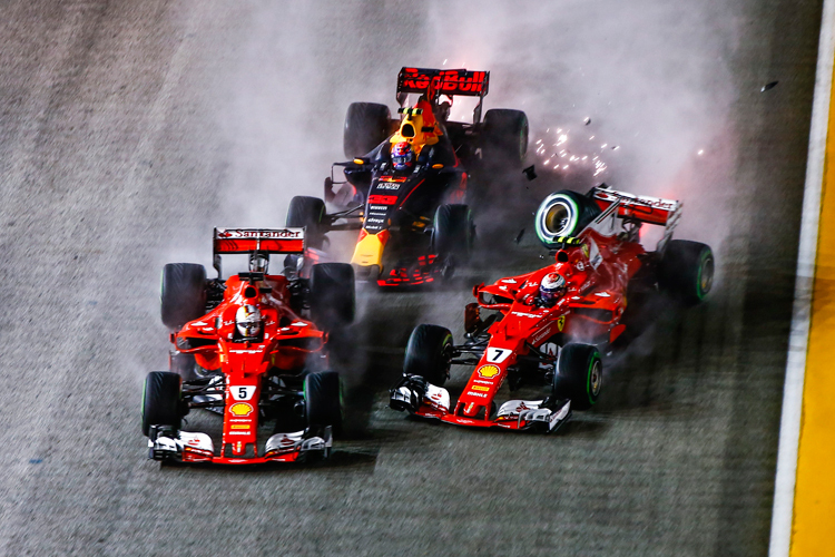 Sebastian Vettel beim Crash mit Max Verstappen und Kimi Räikkönen