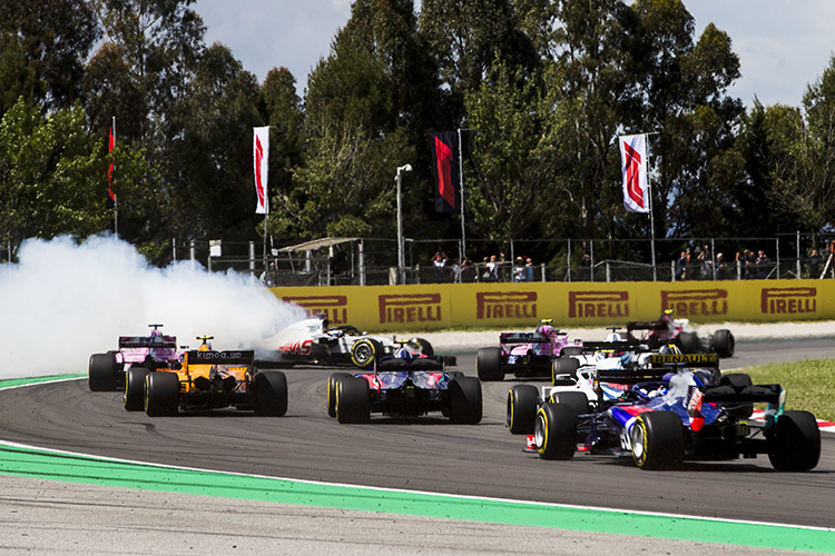 Romain Grosjean kreiselt in Spanien in den Weg seiner Gegner