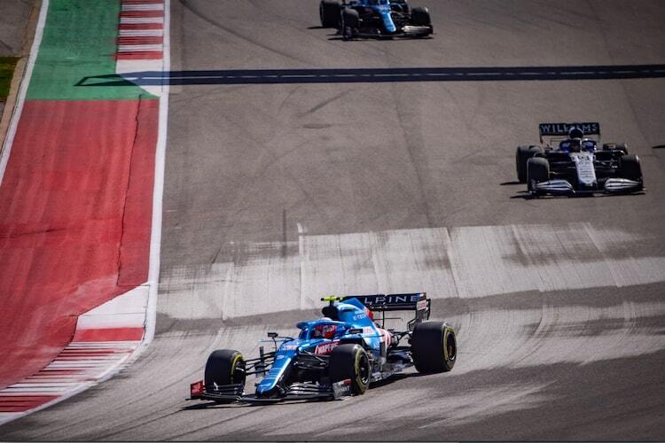 Esteban Ocon auf den abgeschliffenen COTA-Wellen