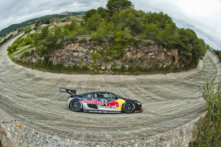 Red Bull besuchte 2012 das zerfallende Oval von Sitges