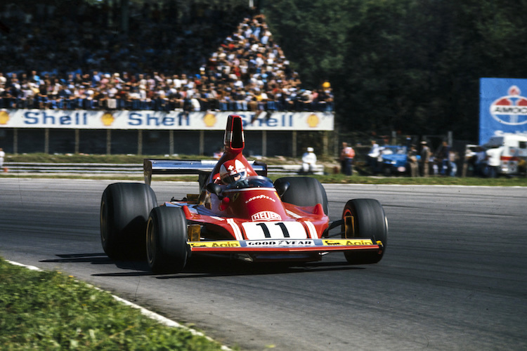 Clay Regazzoni mit seinem Ferrari in Monza 1974