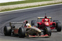 Martin Brundle 1996 im Jordan-Peugeot vor dem Ferrari von Eddie Irvine