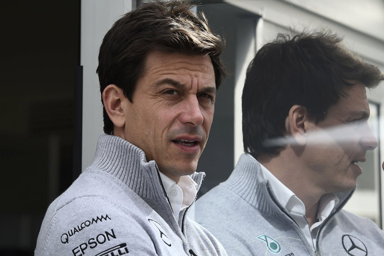 Toto Wolff: «Was sollen Ferrari oder McLaren ohne Sebastian Vettel oder Fernando Alonso im Dezember denn machen?»