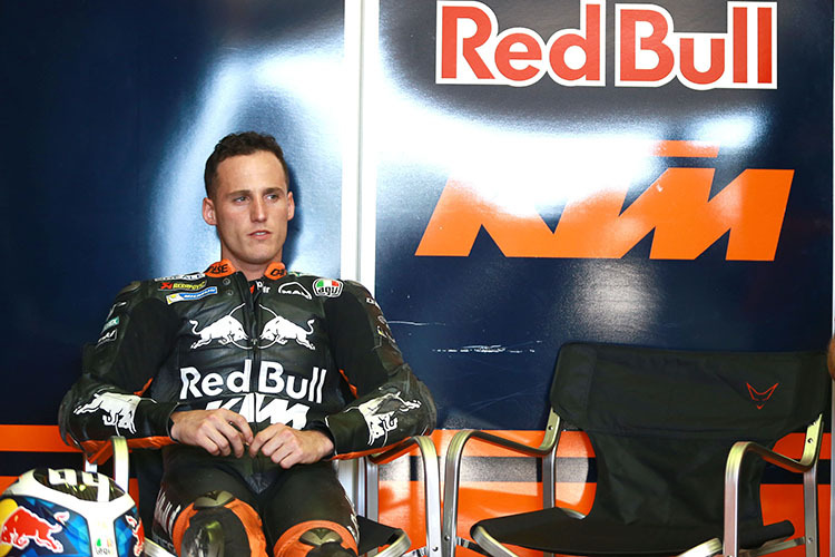 Espargaró in der Box von Red Bull KTM