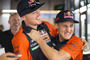Pol Espargaró (rechts) und Bradley Smith
