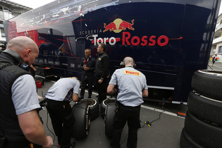 Bei Toro Rosso werden die Reifen unter die Lupe genommen