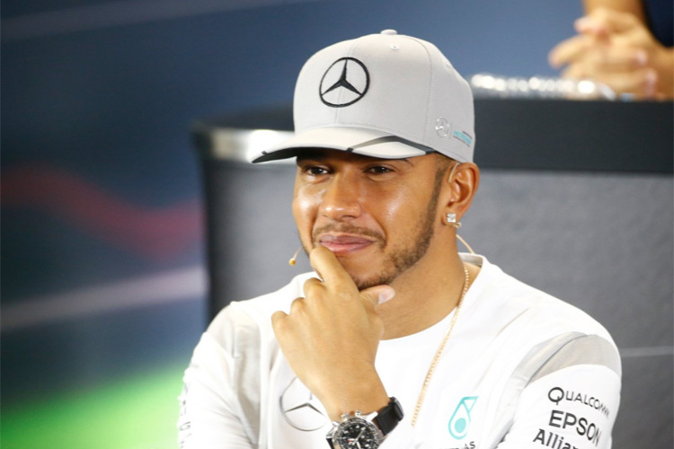 Lewis Hamilton zündelt