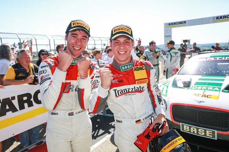 Kelvin van der Linde (li.) und Stefan Wackerbauer siegen beim ADAC GT Masters auf dem Sachsenring