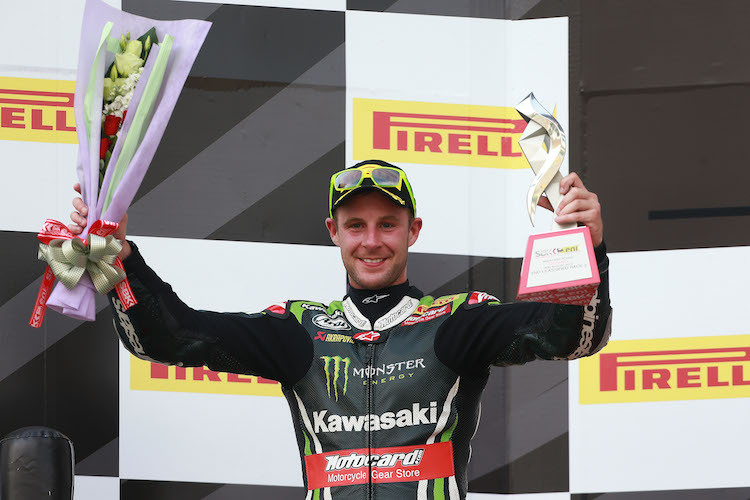 Jonathan Rea räumt die Pokale 2015 reihenweise ab