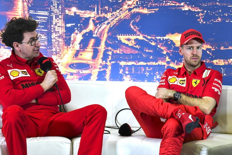 Mattia Binotto und Sebastian Vettel bei den Wintertests 2020