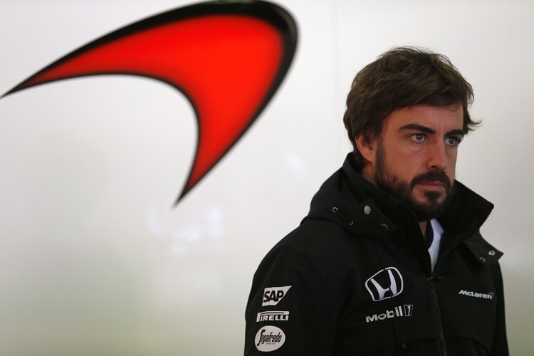 Fernando Alonso: Test-Crash am vierten Tag in Barcelona