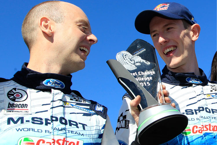 Wechselten ein Rad schneller als die Kollegen in den anderen Werksteams – Elfyn Evans (rechts) und Beifahrer Daniel Barritt gewannen die «Wheel Change Challenge»