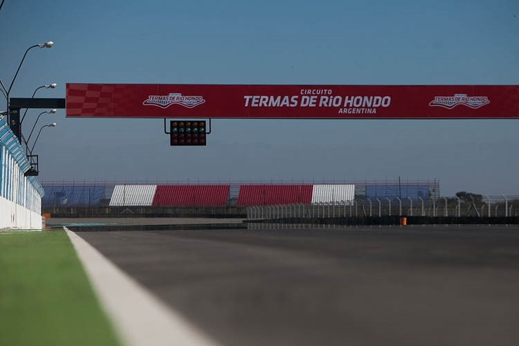 Das «Autodromo Termas de Rio Hondo» ist 4,8 Kilometer lang und 16 Meter breit 