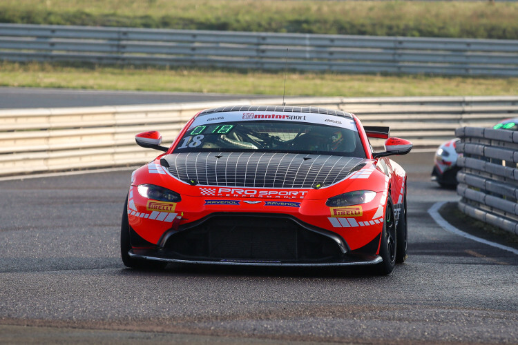 Erster Startplatz in Oschersleben für den Aston Martin Vantage GT4