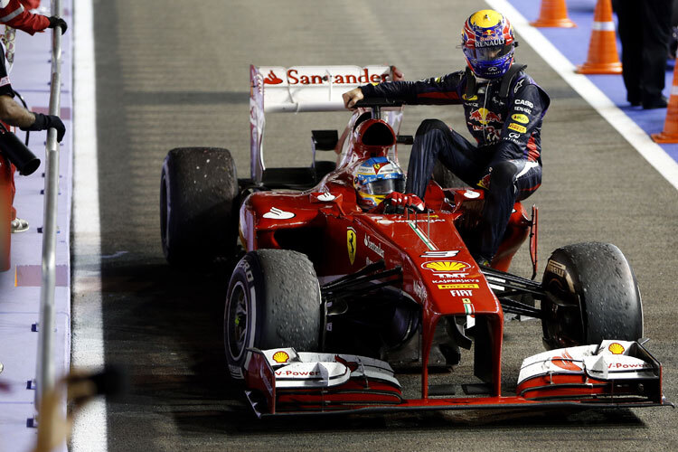 Mark Webber Huckepack bei Fernando Alonso