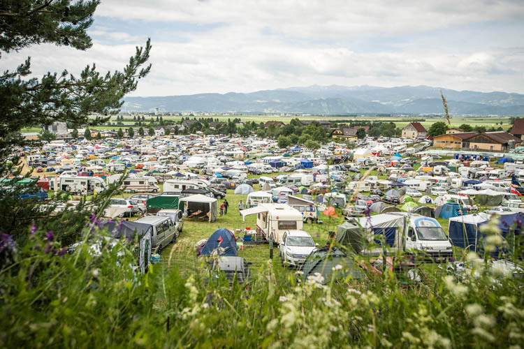 Festival-Feeling für die GP-Besucher: Wer mit dem Camper kommt, trifft auf viele Gleichgesinnte