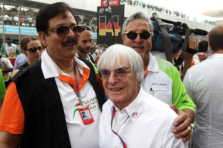 Roy Sahara mit Bernie Ecclestone und Vijay Mallya