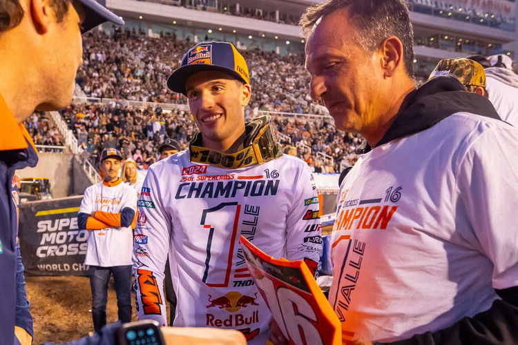 Tom Vialle mit Vater Frederic nach dem Gewinn der US Ostküstenmeisterschaft in Salt Lake City