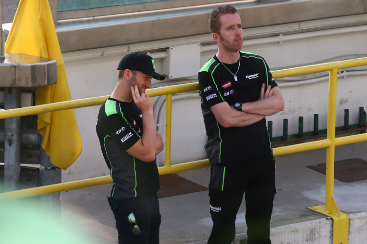 Tom Sykes (li.) mit seinem Crew-Chief Marcel Duinker