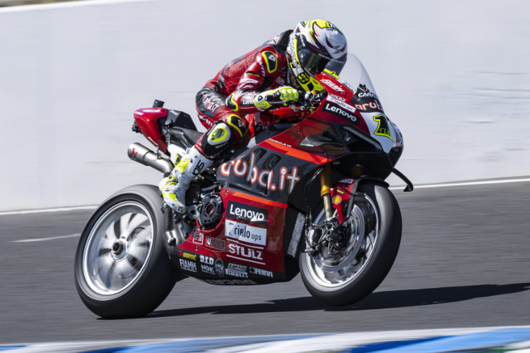 Alvaro Bautista gibt in Australien den Ton an