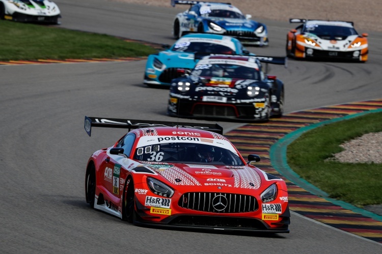 Der Mercedes-AMG GT3 vom DLV-Team Schütz Motorsport gewinnt auf dem Sachsenring