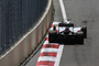 Romain Grosjean auf einem der Randsteine