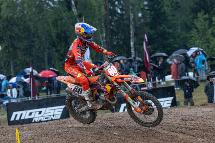 Andrea Adamo führte die MX2-WM einen Tag lag an