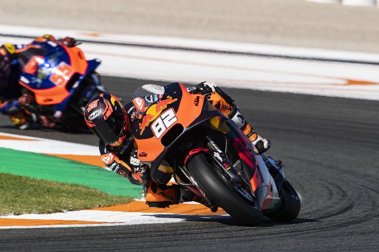 Mika Kallio, im Hintergrund Hafizh Syahrin