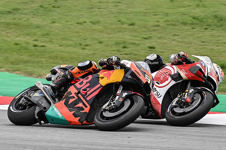 Brad Binder (Red Bull KTM) gegen Takaaki Nakagami