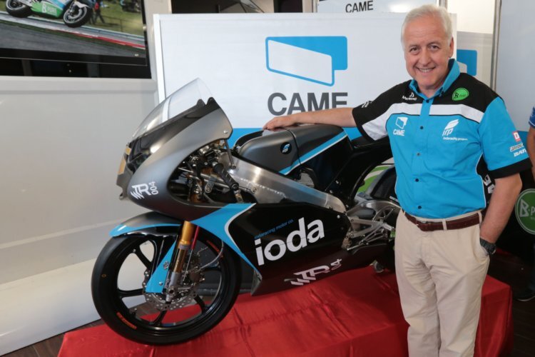 Stolz präsentierte Giampiero Sacchi sein Moto3-Projekt von 2013 