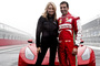 Sarah Valentina Winkhaus mit Ferrari-Testpilot Marc Gené