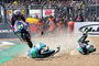Jakub Kornfeil springt über die Honda von Bastianini