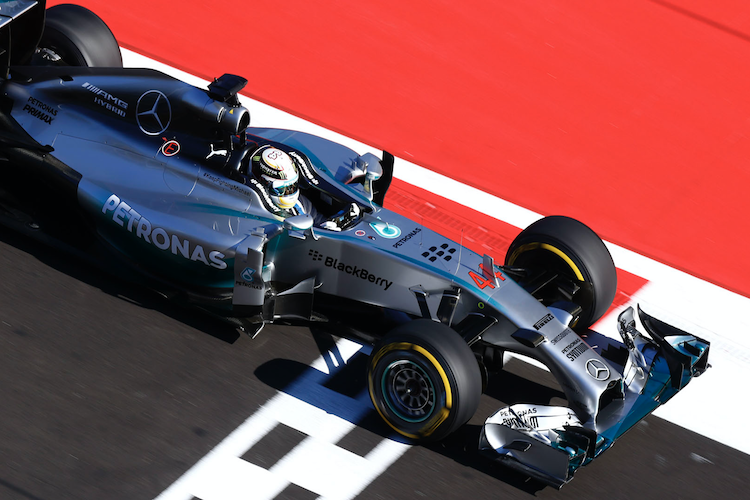 Benz 2014 mit Lewis Hamilton