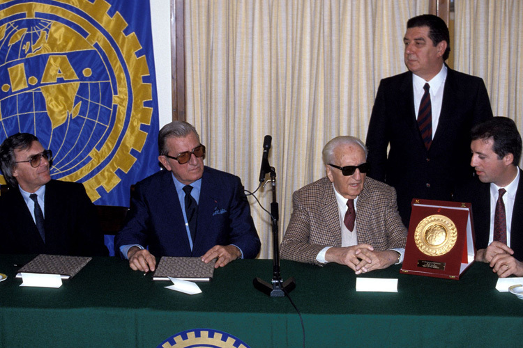 Franco Gozzi (rechts oben) mit Bernie Ecclestone, Jean-Marie Balestre sowie Enzo und Piero Ferrari