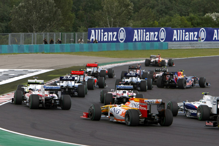 Dier erste Kurve in Ungarn, Vettel in Problemen
