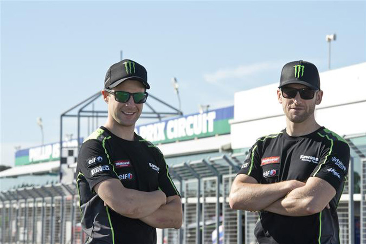 Die Kawasaki-Werksfahrer Jonathan Rea (li.) und Tom Sykes