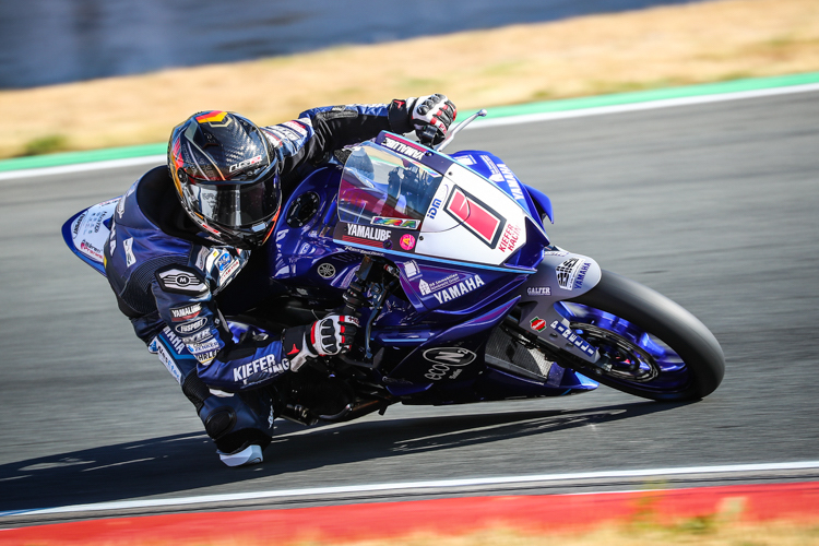 Marvin Siebdrath auf seiner Yamaha R3 in Oschersleben 