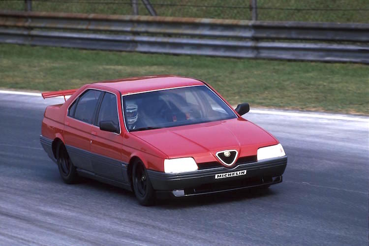 Ricciardo Patrese im Procar-Alfa Romeo 164, wir sind 1988 in Monza