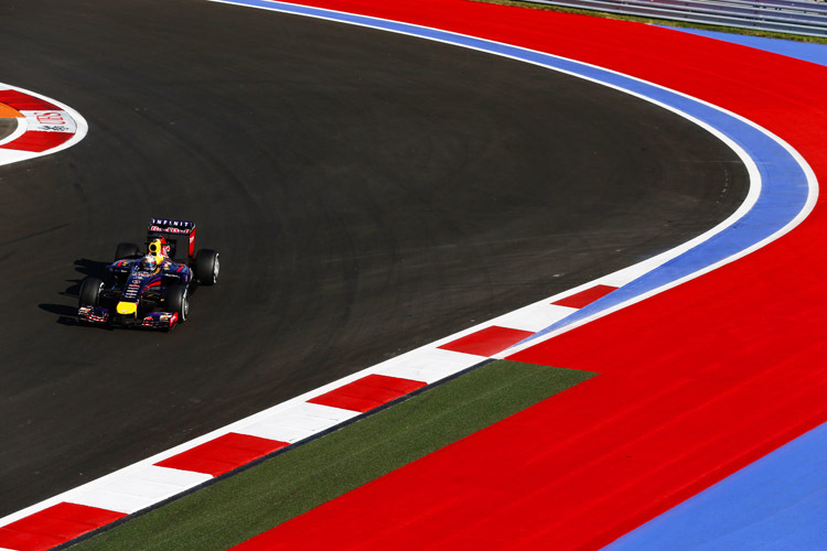 Formel-1-Champion Sebastian Vettel gesteht: «Es sorgt natürlich für Ablenkung, wenn man sich auf die Reifen, die Abstimmungsarbeit und die neue Strecke konzentriert»