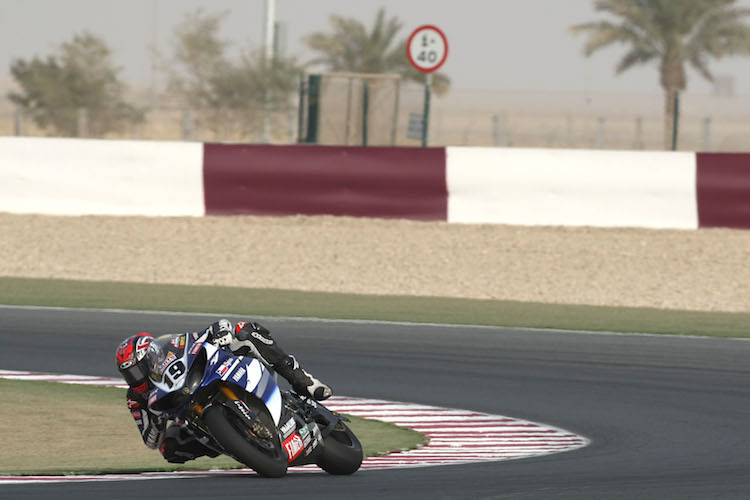 Die Superbike-WM fuhr bereits am Tage Rennen in Katar
