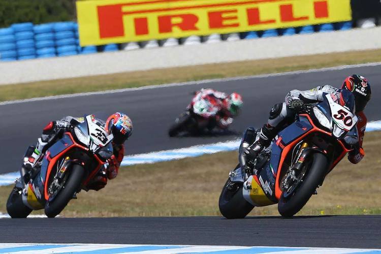 Marco Melandri (33) hinter Sylvain Guintoli - in Donington umgekehrt?