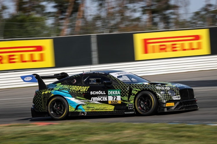 Der Bentley Continental GT3 von T3-HRT-Motorsport wird am Sachsenring von Constantin Schöll und Sebastian Morris gefahren