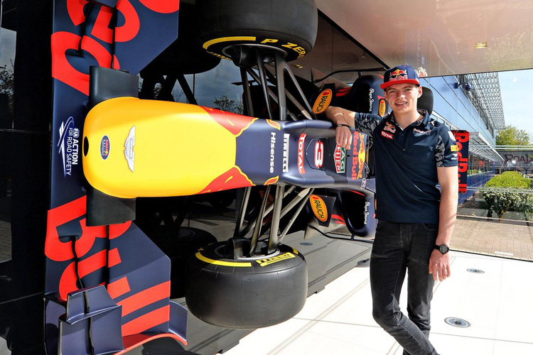 Max Verstappen bei Red Bull Racing in Milton Keynes