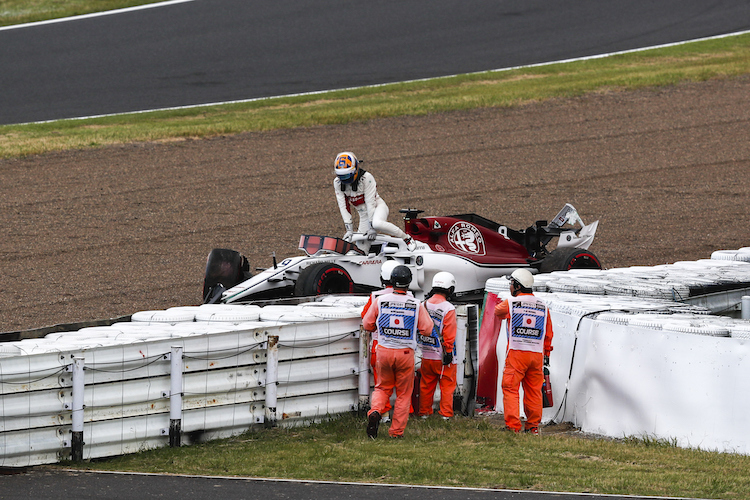 Marcus Ericsson beendete das Qualifying in den Reifenstapeln