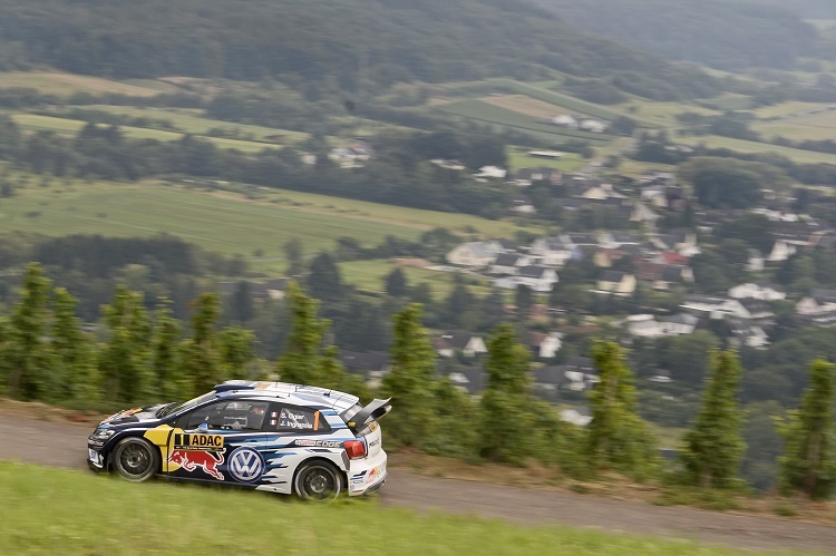 Sébastien Ogier führt in Deutschland