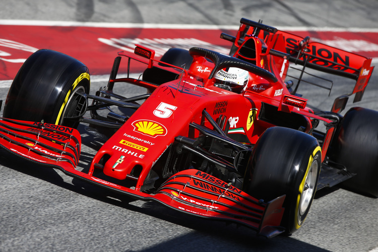 Sebastian Vettel mit dem Ferrari SF1000 bei den Wintertests in Spanien